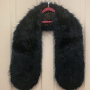 NWOT 14th & Union Long Navy Blue Faux Fur scarf/Wrap. Looks Like Real Fur.
